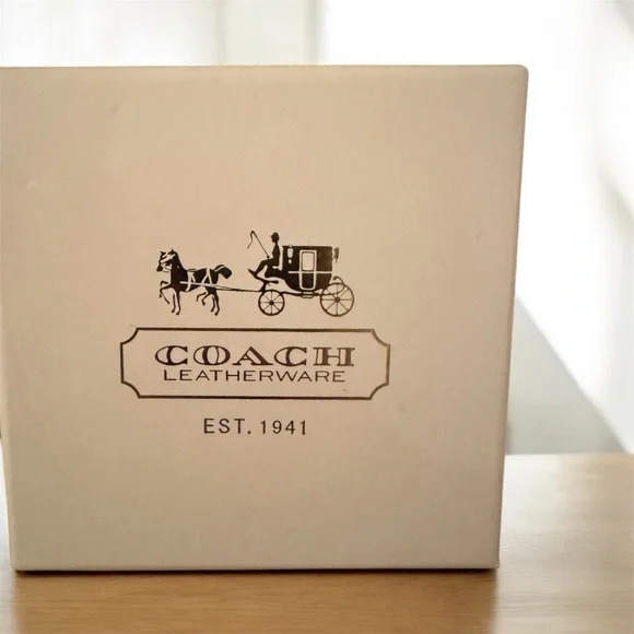 New Coach Quartz Analog Stainless Steel Wrist Watch
In Box - Picture 3 of 3